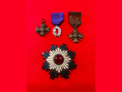 Décorations militaires – Antiquaire Nîmes